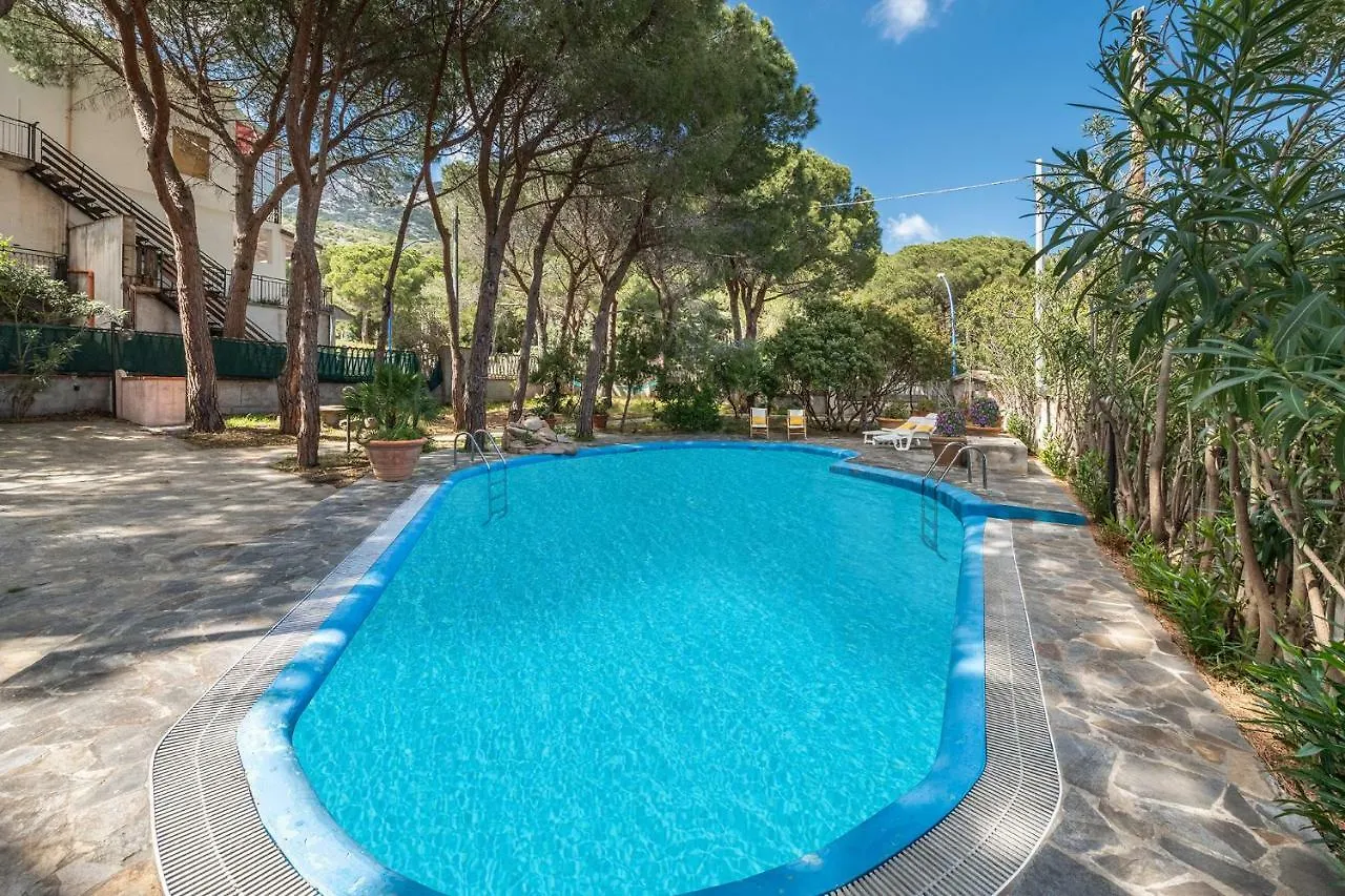Villa In Centro Con Piscina Cala Gonone
